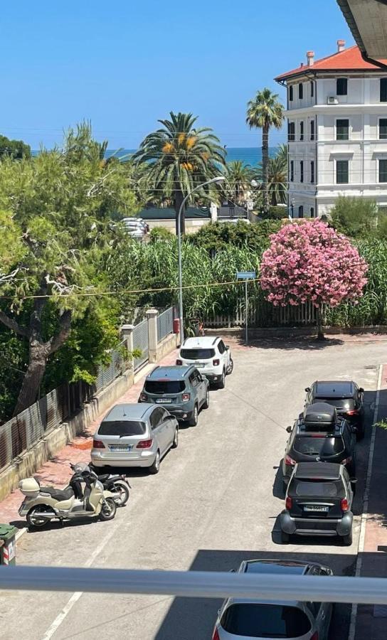 Da Cate - Appartamento Al Mare Grottammare Bagian luar foto