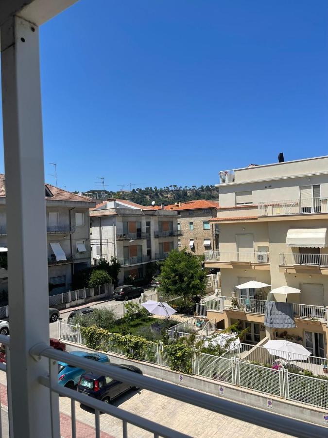 Da Cate - Appartamento Al Mare Grottammare Bagian luar foto